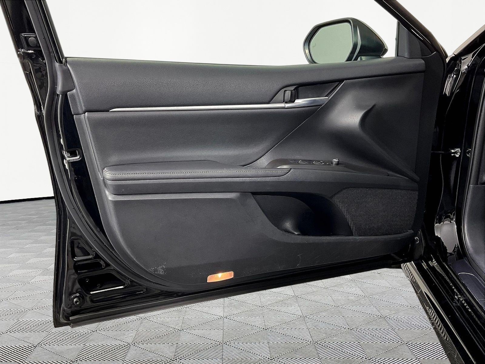 Used 2023 Toyota Camry XSE FWD image 20