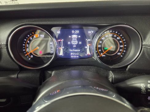 Used 2021 Jeep Wrangler Unlimited Sahara AWD/4WD image 14