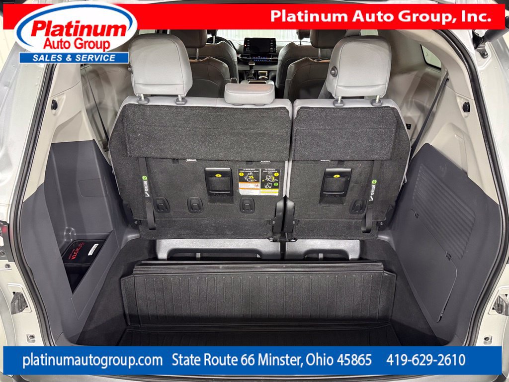 Used 2023 Toyota Sienna XLE AWD/4WD image 34