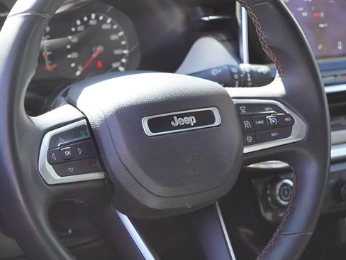 Used 2022 Jeep Compass Limited image 13