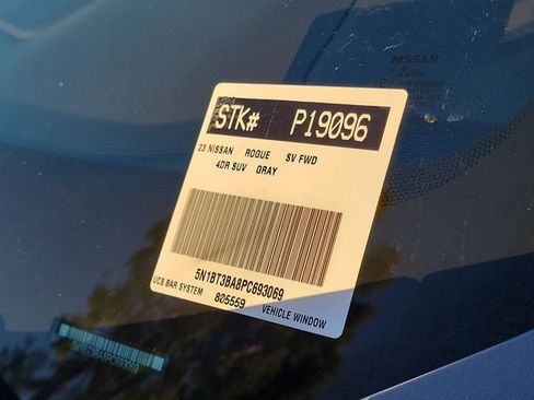 Used 2023 Nissan Rogue SV image 28