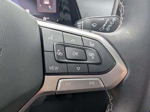 Used 2024 Volkswagen Atlas Cross Sport SEL AWD/4WD image 34