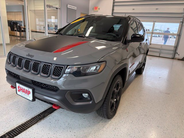 Used 2023 Jeep Compass Trailhawk w/ Trailhawk Convenience Group AWD/4WD image 4