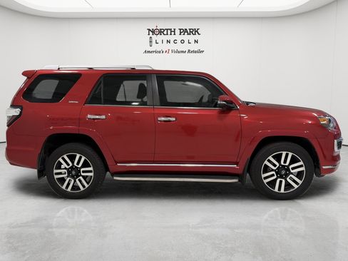 Used 2022 Toyota 4Runner Limited AWD/4WD image 6