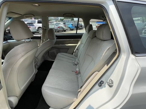 Used 2013 Subaru Outback 2.5i AWD/4WD image 16