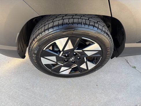 Used 2025 Hyundai Kona SEL FWD image 11