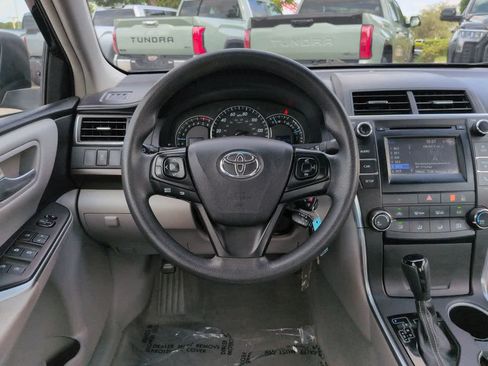 Used 2015 Toyota Camry LE FWD image 15