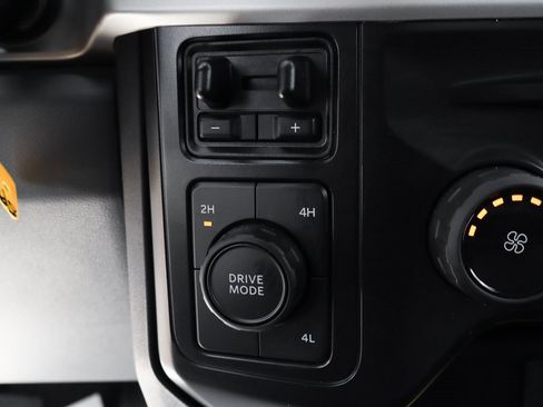 Used 2024 Ford F450 XL w/ XL Chrome Package image 32