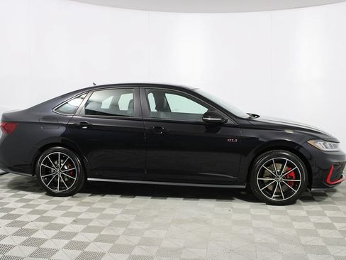 Used 2025 Volkswagen Jetta GLI Autobahn FWD image 34