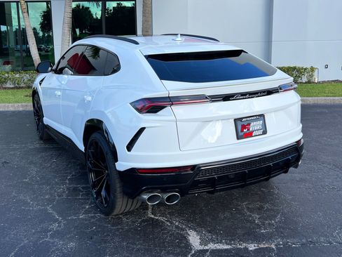 Used 2021 Lamborghini Urus AWD/4WD image 25
