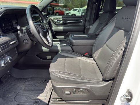 Used 2024 GMC Yukon Denali AWD/4WD image 12