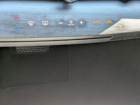 Used 2023 Nissan Ariya FWD image 25