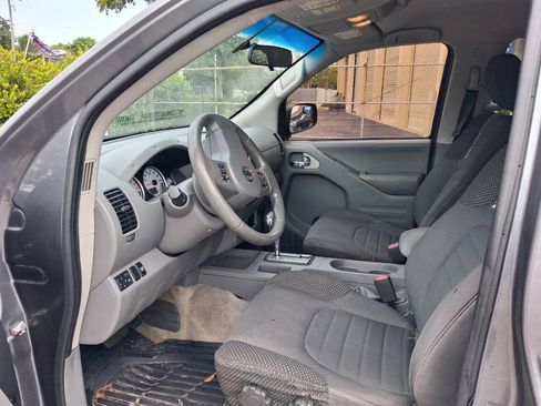 Used 2018 Nissan Frontier SV RWD image 10