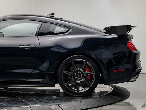 Used 2021 Ford Mustang Shelby GT500 w/ Carbon Fiber Track Pack RWD image 11