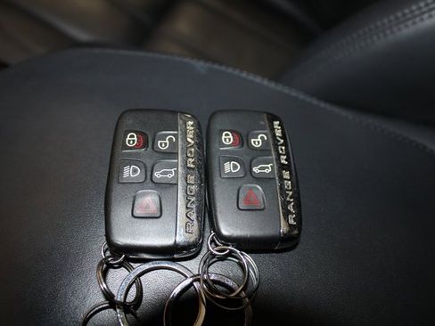 Used 2017 Land Rover Range Rover Supercharged image 23