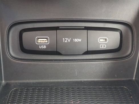 Used 2025 Hyundai Venue SEL FWD image 20