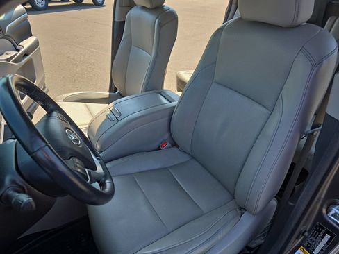 Used 2018 Toyota Highlander Limited Platinum AWD/4WD image 18