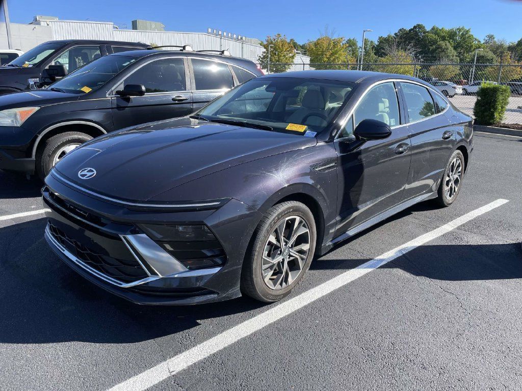 Used 2025 Hyundai Sonata SEL FWD image 4