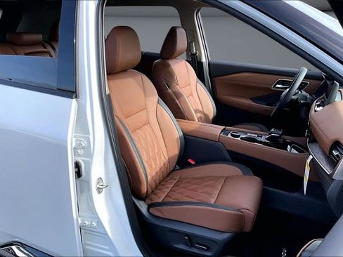 New 2026 Nissan Rogue Platinum image 10