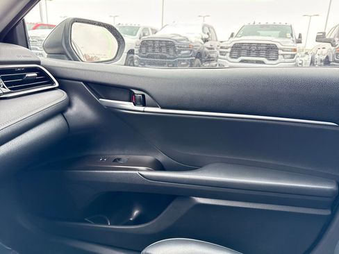 Used 2023 Toyota Camry SE image 23