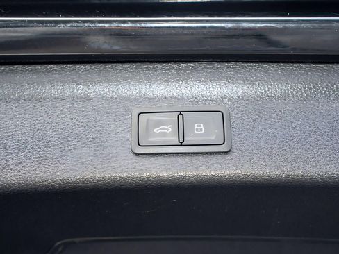 Used 2023 Audi Q3 2.0T Premium w/ Convenience Package image 10