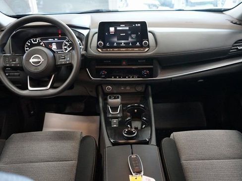 Used 2023 Nissan Rogue SV image 36