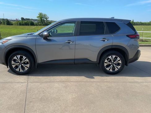 Used 2023 Nissan Rogue SV FWD image 6