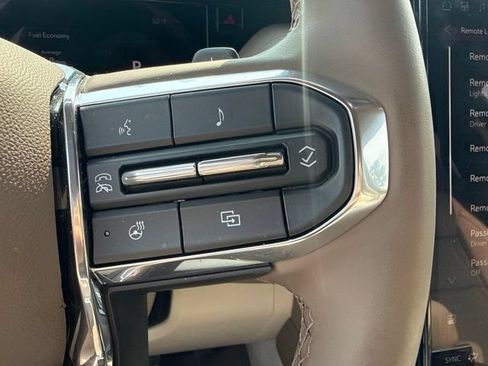 Used 2026 GMC Yukon Denali AWD/4WD image 17