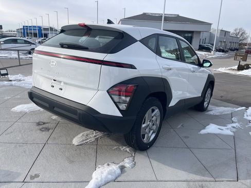 New 2026 Hyundai Kona SE image 5