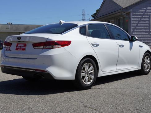 Used 2016 Kia Optima LX w/ LX Convenience Package image 6