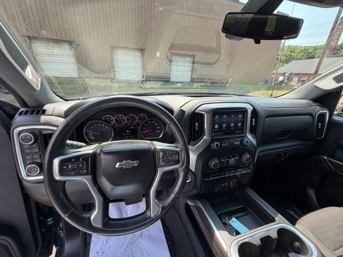 Used 2022 Chevrolet Silverado 1500 RST AWD/4WD image 17