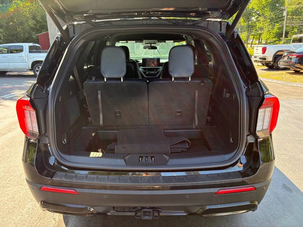 Used 2025 Ford Explorer ST-Line AWD/4WD image 13