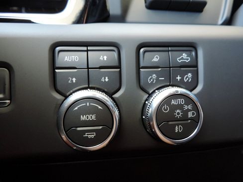 Certified 2026 GMC Sierra 3500 Denali Ultimate AWD/4WD image 28