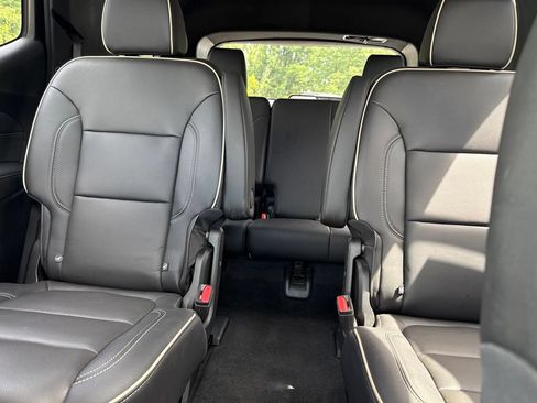 Used 2023 Chevrolet Traverse Premier w/ Redline Edition AWD/4WD image 26