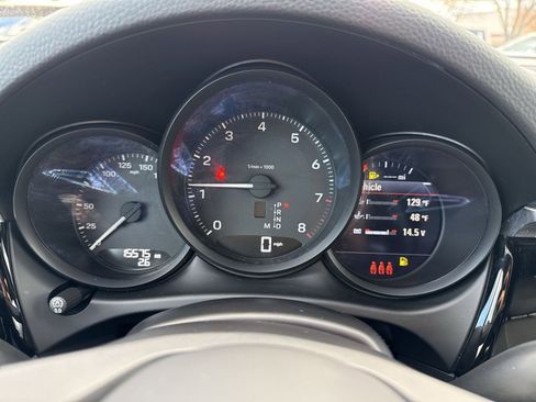 Used 2024 Porsche Macan image 17