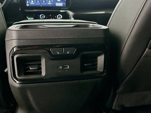 Certified 2025 GMC Sierra 1500 AT4 w/ AT4 Premium Package AWD/4WD image 25