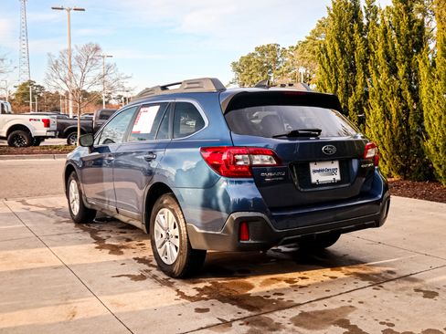 Used 2019 Subaru Outback 2.5i Premium image 8