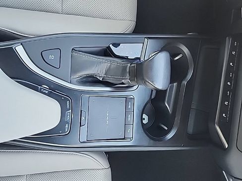 Certified 2020 Lexus UX 200 w/ Premium Package FWD image 24