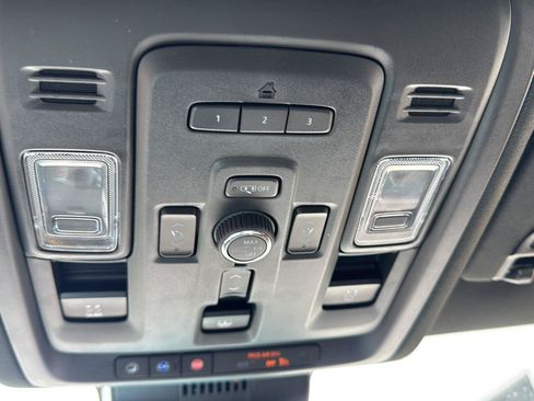 Used 2024 GMC Yukon XL Denali AWD/4WD image 48