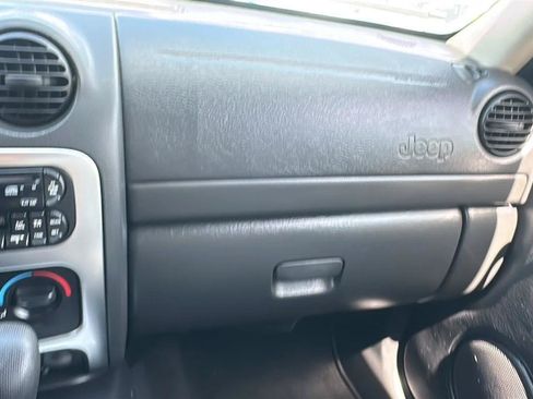 Used 2003 Jeep Liberty Limited RWD image 39
