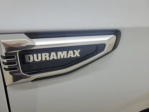 New 2026 GMC Yukon XL Denali w/ Denali Reserve Package AWD/4WD image 4