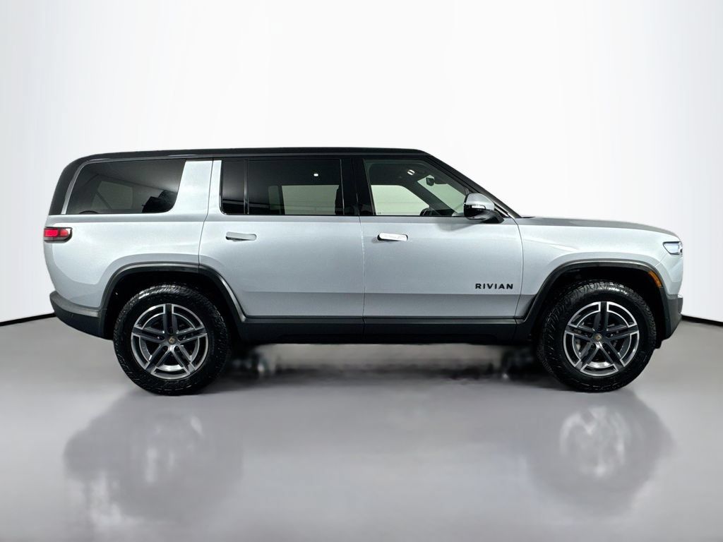 Used 2025 Rivian R1S Adventure Dual AWD/4WD image 4