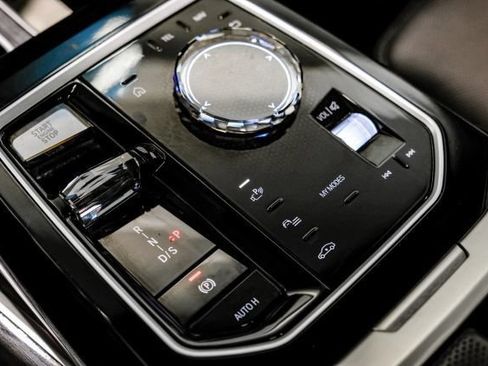 Used 2023 BMW 740i RWD image 34