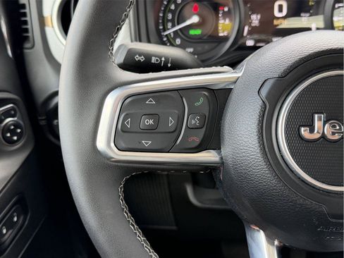Used 2025 Jeep Wrangler Unlimited Sahara w/ Safety Group AWD/4WD image 21