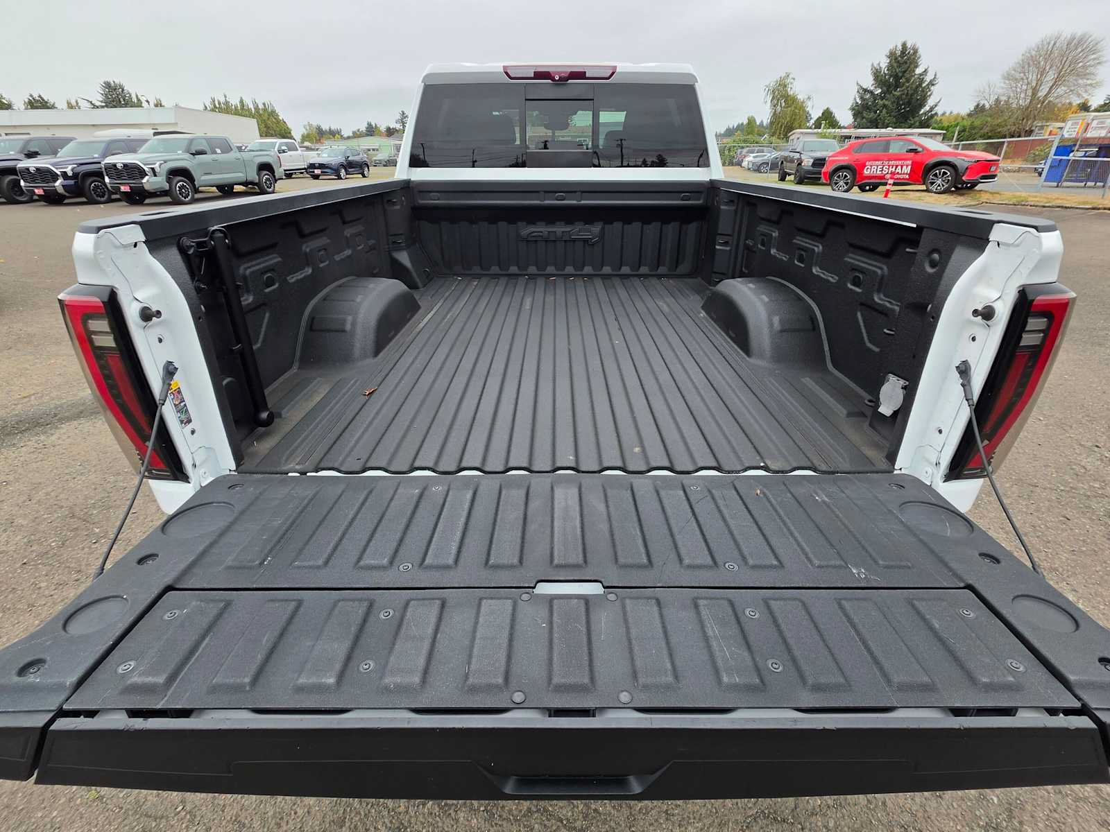 Used 2024 GMC Sierra 2500 AT4 w/ AT4 Premium Plus Package AWD/4WD image 16