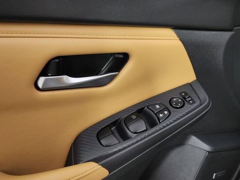 Certified 2025 Nissan Sentra SV w/ SV Premium Package FWD image 11