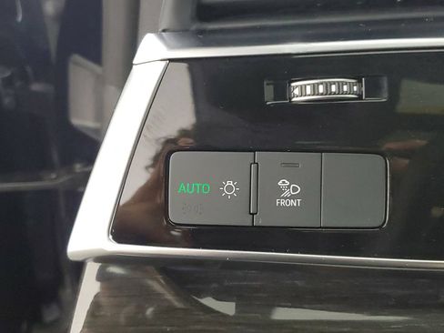 Used 2025 Audi Q8 Premium w/ Black Optic Package AWD/4WD image 31
