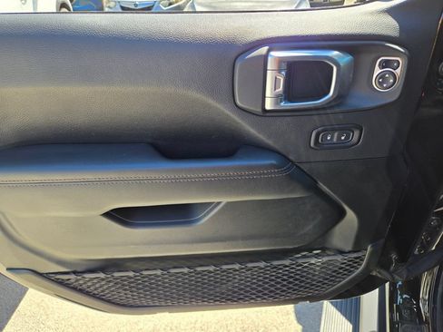 Used 2021 Jeep Wrangler Unlimited Rubicon AWD/4WD image 8