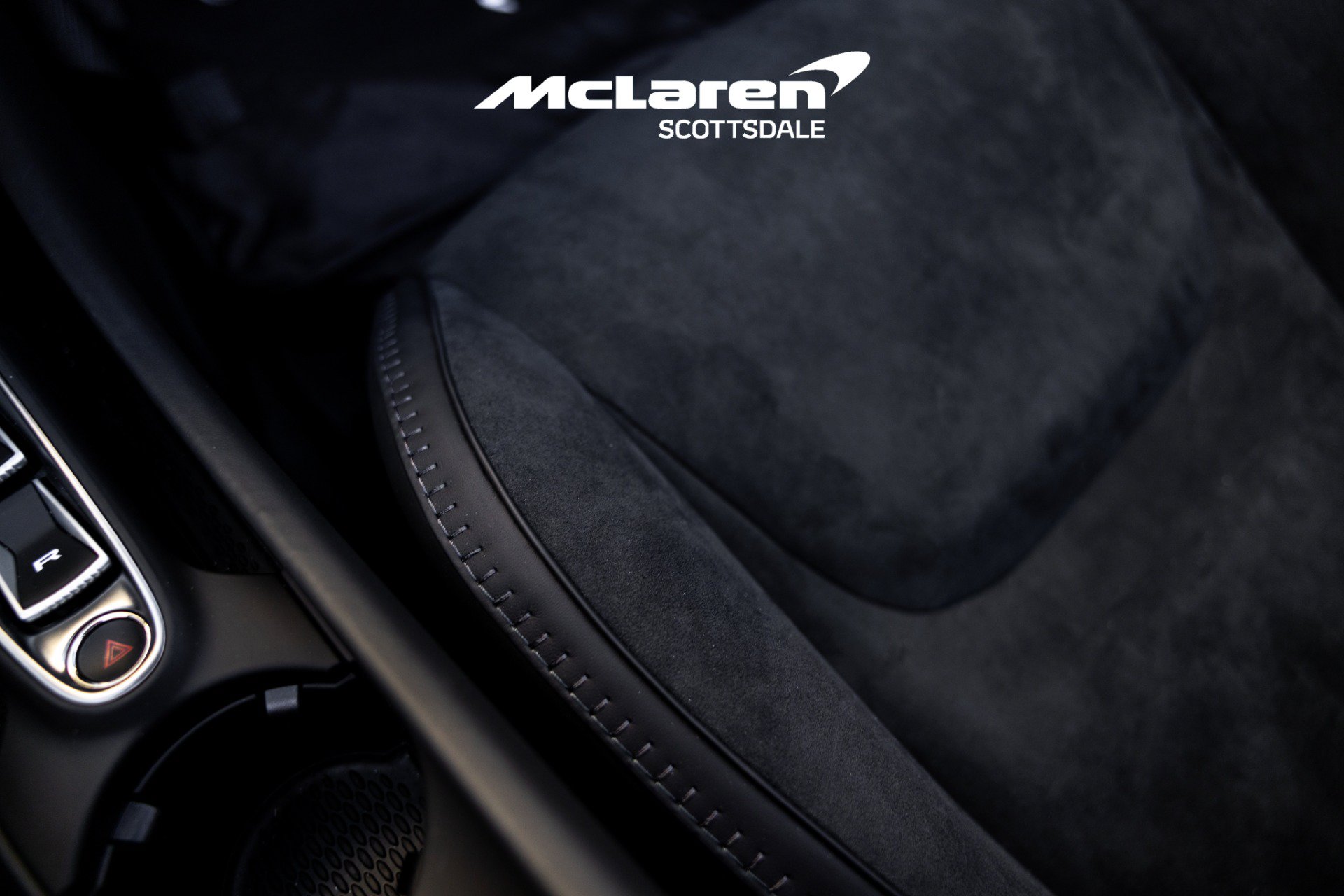 Used 2025 McLaren Artura Spider RWD image 35