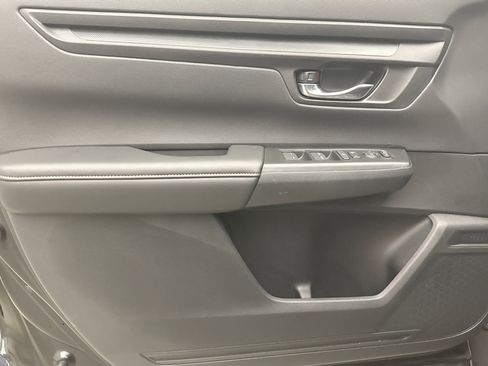 Used 2025 Honda CR-V Sport image 9